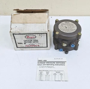 Dwyer Instruments 1950-0-2F Explosion Proof Pressure Switch - Picture 1 of 15