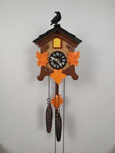Fall themed Raven Cuckoo Clock - Serviced and Painted - Picture 1 of 4