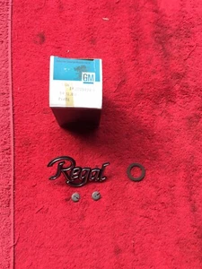 1980 1981 1982 1983 Buick Regal NOS Quarter Panel Pillar Emblem 20099201 - Bild 1 von 6