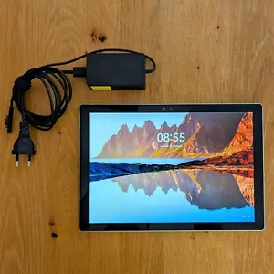 Microsoft Surface Pro 5 1796 128GB Intel m3-7Y30 4GB Ram Windows 10 Laptop - Foto 1 di 13