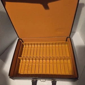 Padded Brown Vinyl Audio Cassette Case Holds 30 Tapes In Boxes - Bild 1 von 6