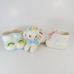 Vintage Set of 3 Baby Planters Ceramic Lamb Booties Shoe Blue Yellow White Pink - Imagen 1 de 12