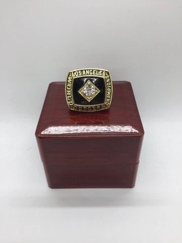 1981 Steve Garvey Ring LA Dodgers World Champion Ring with Box Cover