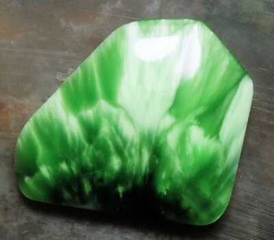 53.72cts ORIGINAL GREEN VICTORIA STONE 34 x 31.5 x 5 mm CABOCHON MAN MADE - Image 1 of 4