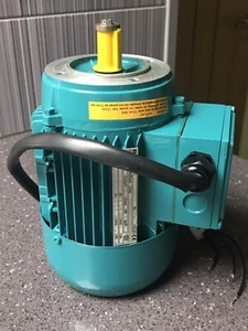 Brook Crompton motor 370 watt 3 phase - Picture 1 of 4