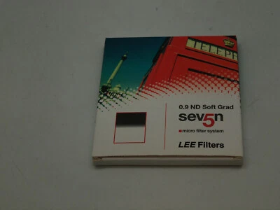 Lee Filters Seven5 0.6 ND Grad Soft Resin Filter 75x90mm - Image 1 of 4