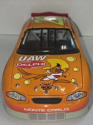 Joe Nemechek # 25 2002 • Uaw Delphi/Looney Tunes revancha • 1/24 Stock Car • Acción Foto 1 de 4