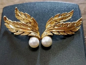 Pendientes de clip de perlas de oro amarillo de 14k de colección con diseño de pluma/hoja de 9,5 gramos - Imagen 1 de 13