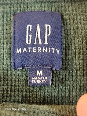 Top de maternidad tejido gofre manga larga Gap para mujer verde medio elástico térmico Foto 1 de 4