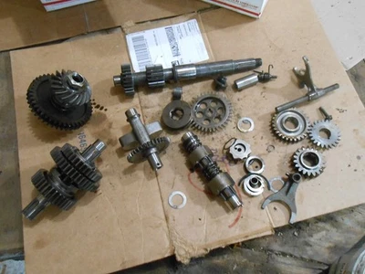 Arctic Cat 400 Auto FIS 2007 07 transmission gears shafts misc engine parts - Image 1 of 3