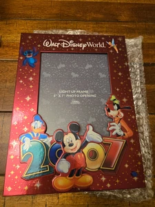 WALT DISNEY WORLD LIGHT UP PICTURE FRAME 2007 In Original Box - Picture 1 of 7