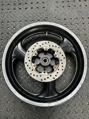 Llanta trasera 3 radios APRILIA RS 125 1992-1998 NEUMÁTICO RECIENTE Foto 1 de 2