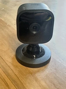 BLINK BCM00300UB Mini Indoor 1080p Wi-Fi Security Camera - Black - Picture 1 of 4
