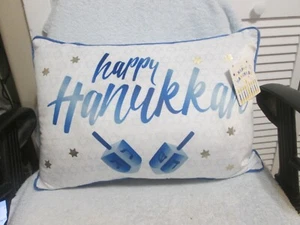 Almohada Decorativa Happy Hanukkah Estrella de David, Dreidels Nueva   - Imagen 1 de 2