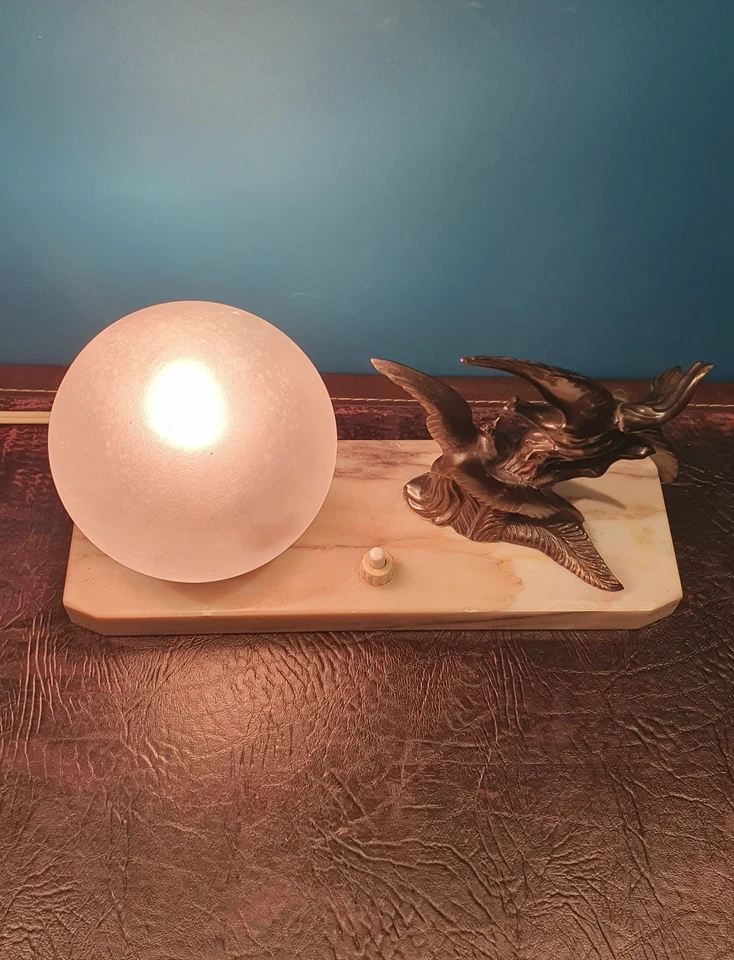 Ancienne Lampe De Chevet sur Marbre couple d'oiseaux Art Déco 1930 - Photo 1/4