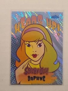 2025 Fleer Scooby-Doo - Heads Up! Insert Daphne #5 of 5 - Picture 1 of 2