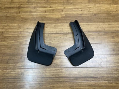 Juego de 2 protectores contra salpicaduras traseros izquierdo y derecho Volkswagen Tiguan 2018-2024 OEM Foto 1 de 4