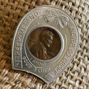 Vintage Encased Penny 1963 D Good Lucky Louisiana Bank Trust Never Broke - Picture 1 of 5