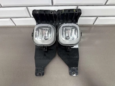 05-07 Ford F250 F350 OEM Bumper Mounted Fog Lights Pair Left Right - Image 1 of 4