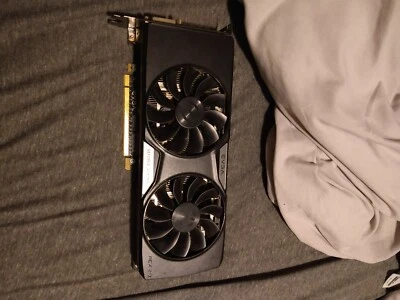 Tarjeta de gráficos EVGA NVIDIA GeForce GTX 960 SSC para juegos 4 GB GDDR5 (04G-P4-3967-KR) Foto 1 de 4