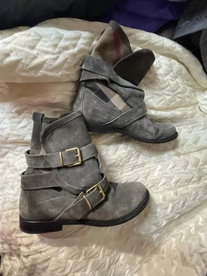 Burberry Boots Logo 37.5 Foto 1 de 4