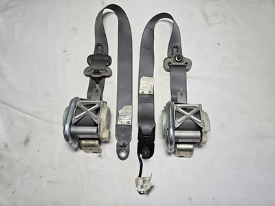 2005 - 2008 Nissan Frontier Crew Cab Drivers & Passengers Front Seat Belts Gray — 第 1/4 张图片