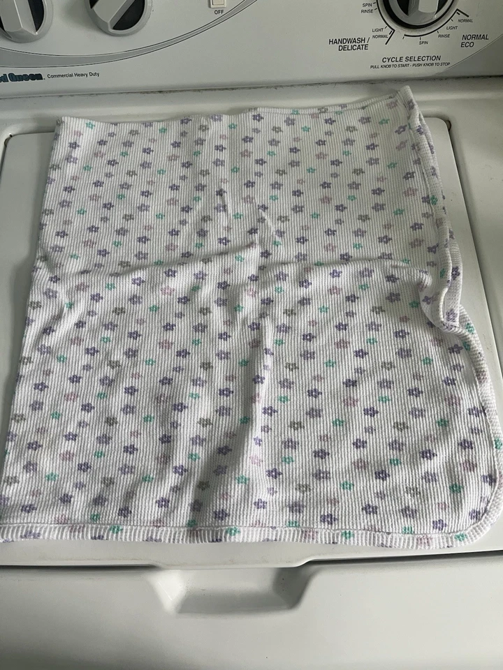 Manta Lovey de seguridad tejido gofre térmico floral Koala Baby Toys R Us 35"X34" Foto 1 de 4