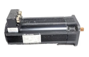 Allen-Bradley 1326AB-B420F-M2K4L Bulletin 1326 AC SERVO MOTOR Speed: 3000 . - Picture 1 of 6
