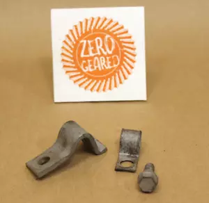 GM 14 Bolt 10.5" Full Float Rear Brake Line and Vent Tube Bracket OEM - Foto 1 di 6