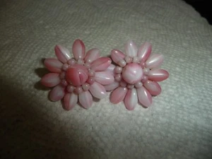 1'' R LIGHT PINK FLOWER CLIP ON EARRINGS #28/26 - Picture 1 of 6