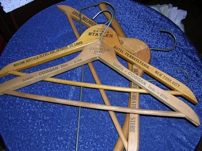 #LOTE DE 4 PERCHAS PUBLICITARIAS DE MADERA VINTAGE ~ ÁREA DE DETROIT Foto 1 de 4