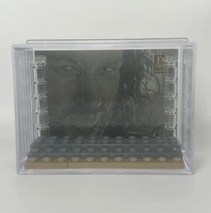 Minifigure Display Case For Lego LOTR Isildur NO MINIFIG INCLUDED - Picture 1 of 4