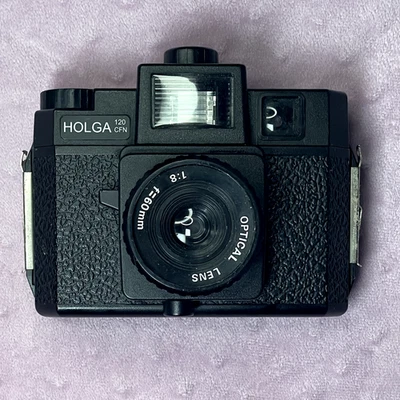 [LO-FI] Holga 120CFN Medium Format Film Plastic Camera - f/8.0, f/11.0 - Image 1 of 4