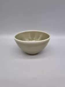 A Studio Pottery Green Glazed Bowl, Unmarked. - Picture 1 of 12