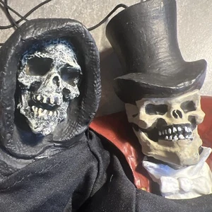 Vtg Halloween Hanging Skeletons (2)Paper Magic Group Plastic Heads 16” - Picture 1 of 17