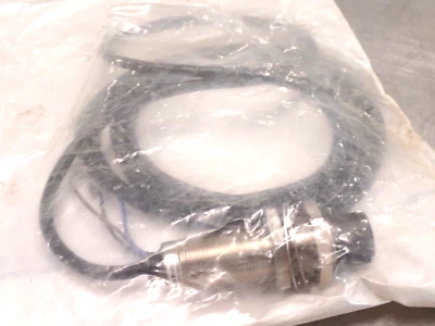 872C-D8NN18-E2 SER D ALLEN BRADLEY PROXIMITY SENSOR LOT OF [1] NEW - Image 1 of 2