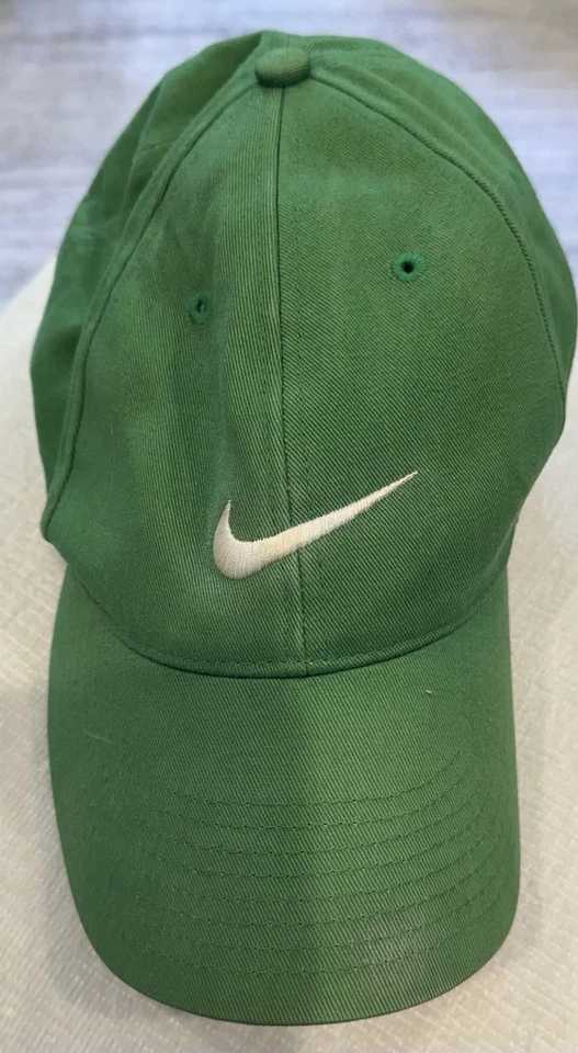 Gorra Swoosh Ajustable Unisex Nike Nueva con Etiquetas - Varios Colores Disponibles Foto 1 de 4