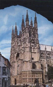 Canterbury Cathedral thru Christchurch Gate England Postcard - Picture 1 of 2