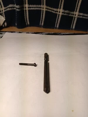 HERITAGE ROUGH RIDER 22LR GRIP SCREW&CYLINDER ROD — 第 1/2 张图片