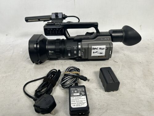 Sony DSR-PD170P Mini DV Camcorder + mains adaptor, battery and microphone