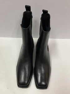 Salvatore Ferragamo $950 Wyatt Black Leather Boots Gancini Gold Sz 9C - Picture 1 of 11