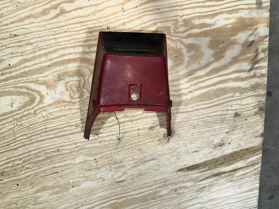 Carenado trasero Kawasaki Uni Trak GPZ550 1982 rojo GPZ 550 Foto 1 de 4