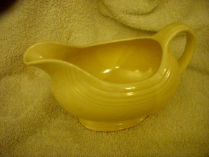 VINTAGE FIESTAWARE ELFENBEIN ODER HELLGELB SOSSENBOOT - Bild 1 von 2