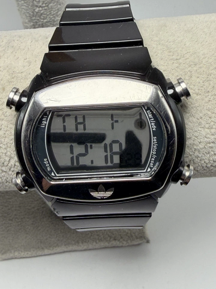 Adidas ADH1570 Nueva Batería Hombre Reloj Digital 44MM 8.5" Banda Goma Negra Foto 1 de 4