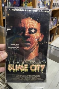 Vintage 1988 Slime City VHS Horror 2017 Release New Sealed Camp Motion Pictures - Imagen 1 de 3