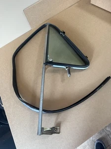 1980 - 1995 Chevrolet GMC VAN Right Vent Window - Picture 1 of 15