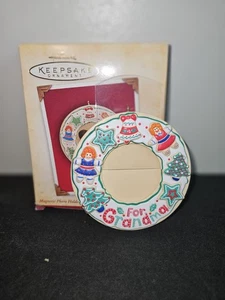 Hallmark Andenken Weihnachtsschmuck oder Frig Magnet für Oma Fotohalter - Bild 1 von 3