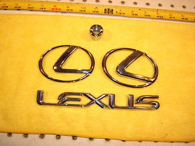 Lexus ES300 1994 CHOME chapeado capô dianteiro/traseiro plástico Lexus 1 conjunto de 3 emblemas - Imagem 1 de 4