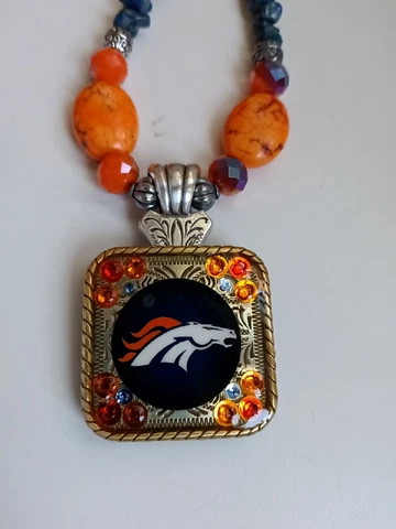 Cool Denver Broncos Neclace 10" Back To Front Cover