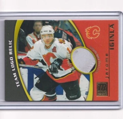 2001-02 Topps Reserve Team Logo Patch Jersey Jarome Iginla Calgary Flames - Image 1 of 2